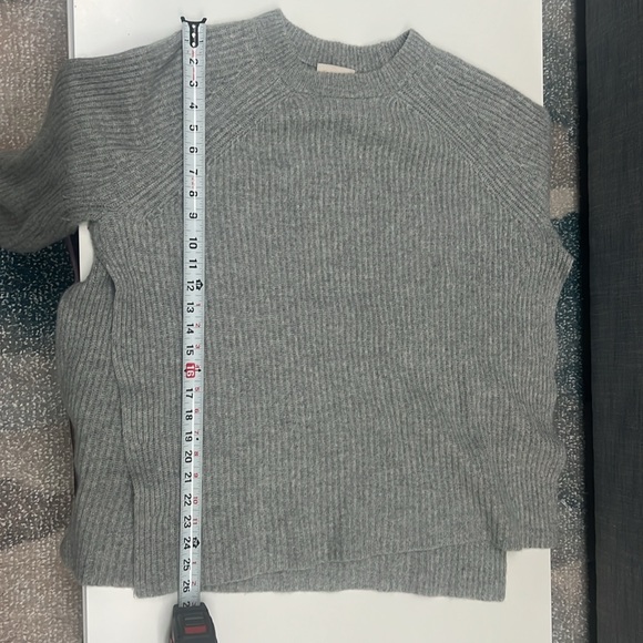 J.Crew collection side split gray cashmere crew neck sweater. Size L - Picture 9 of 11